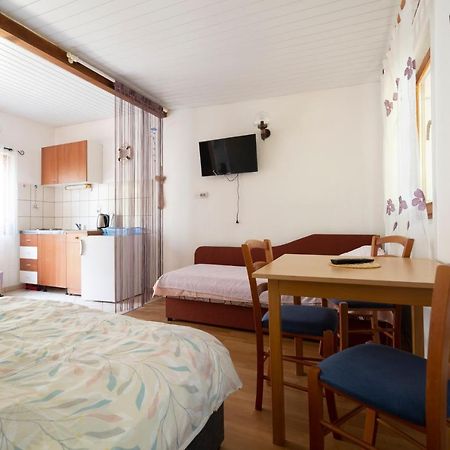 Studio Apartman Ema กอร์นยิ คาริน ภายนอก รูปภาพ